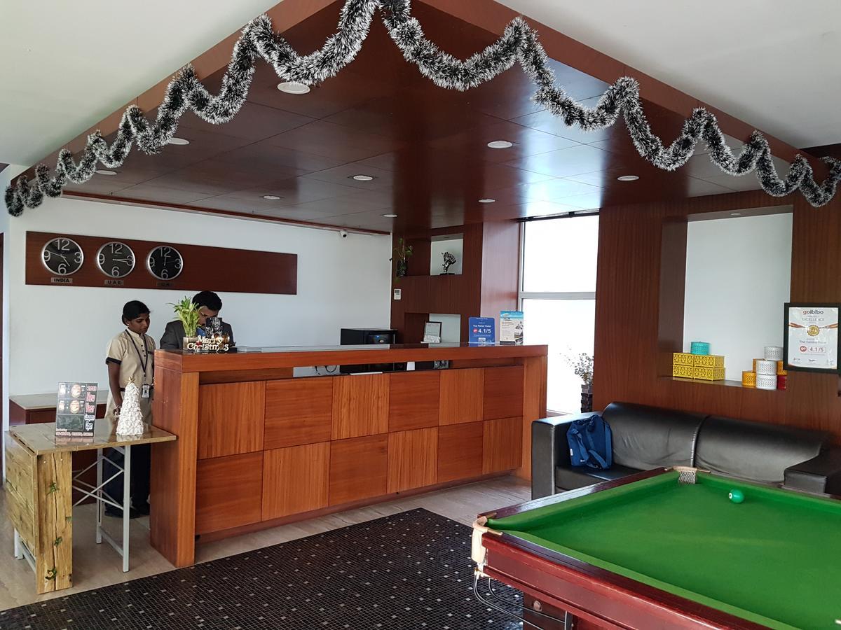 Hotel The Centre Point Chennai Esterno foto