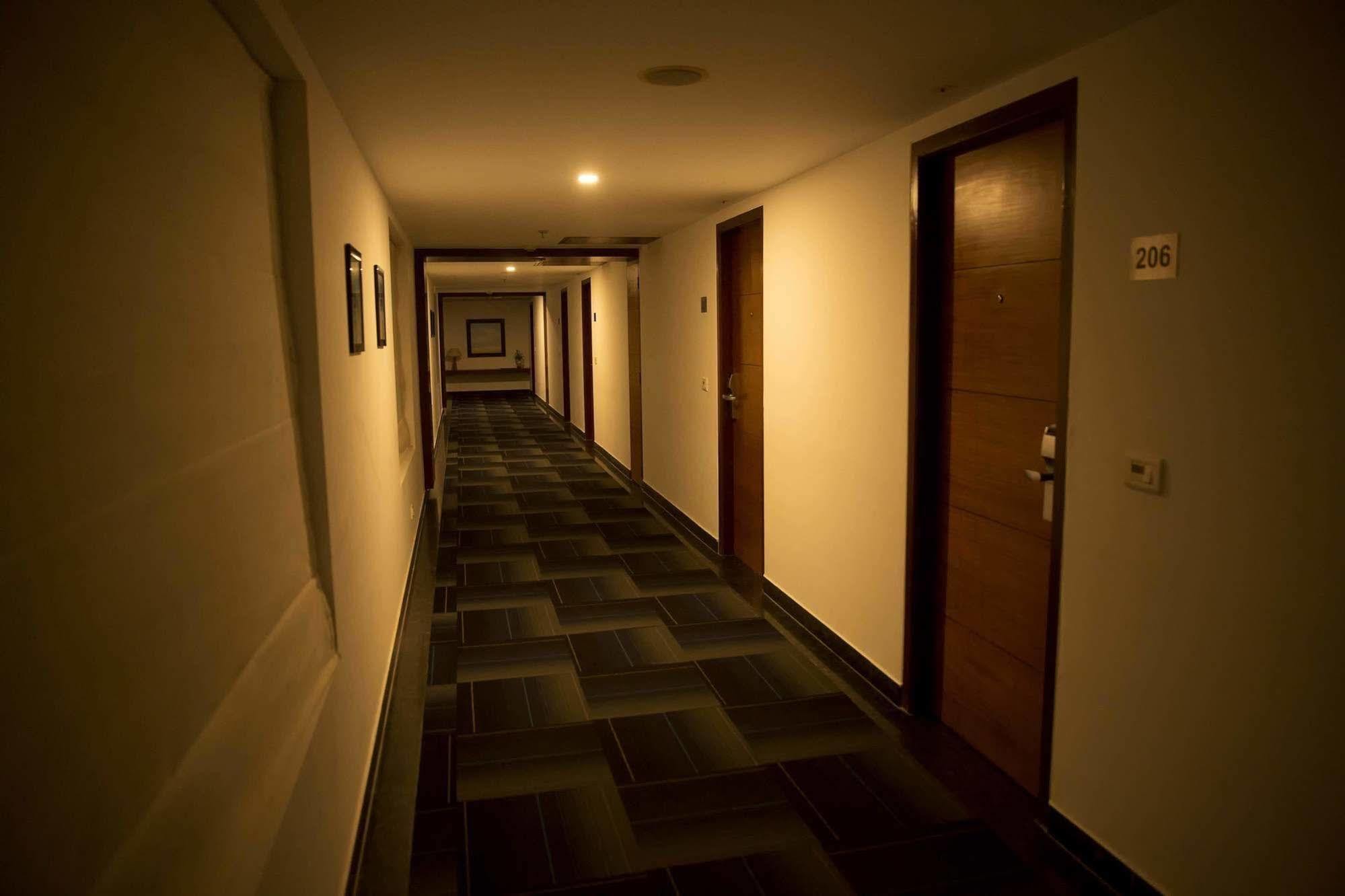 Hotel The Centre Point Chennai Esterno foto